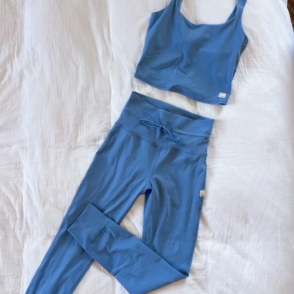 Vuori Daily Leggings - Picture 2 of 3